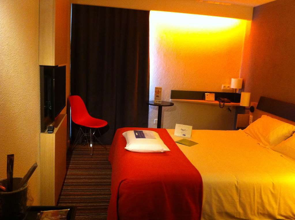 Kyriad Tours Sud - Chambray Les Tours Phòng bức ảnh
